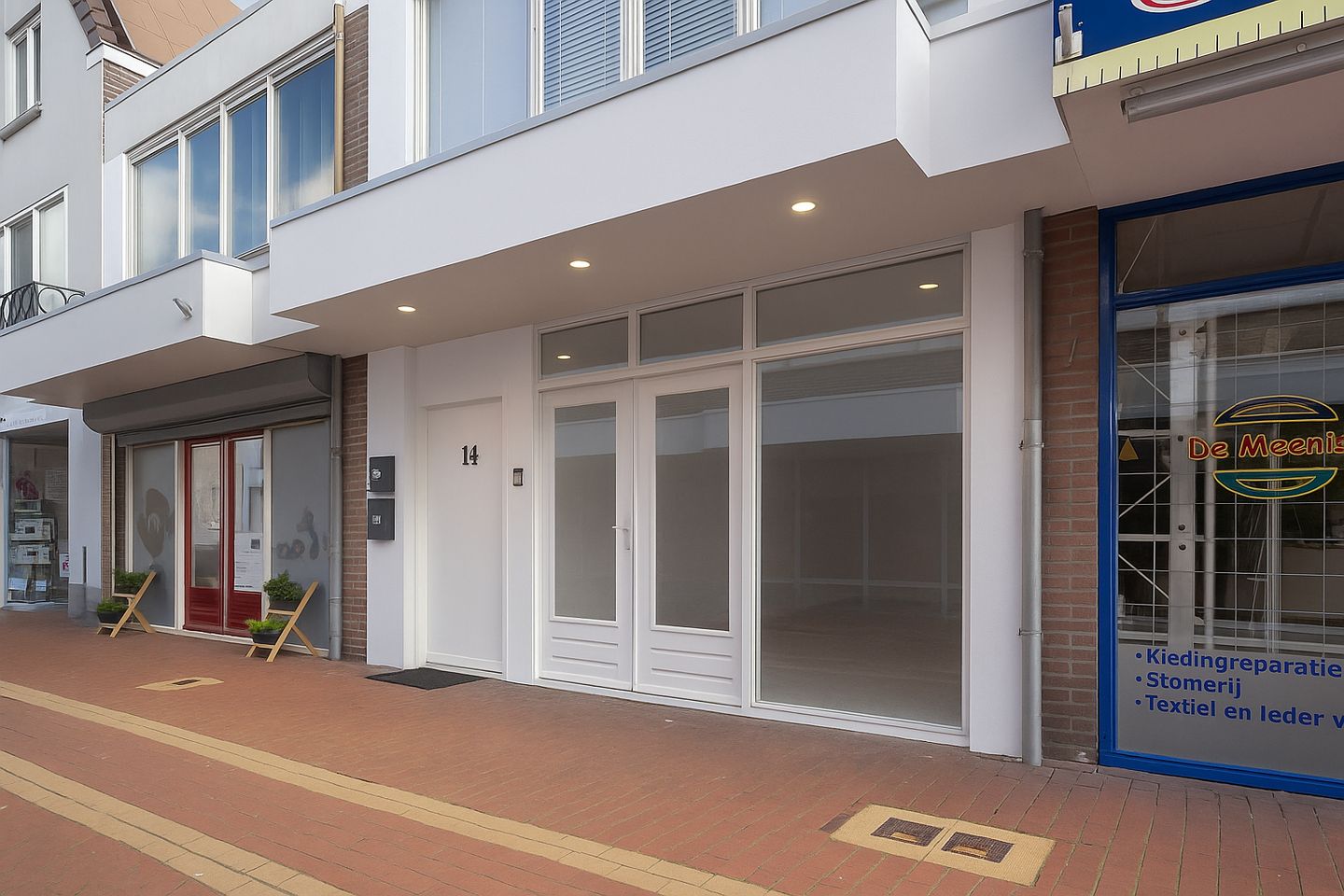 View photo 1 of Wezenstraat 5