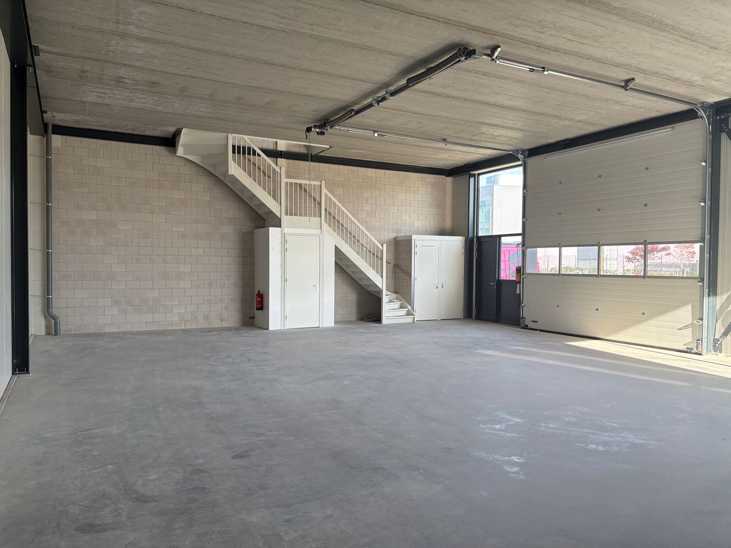 View photo 3 of Honderdland 916