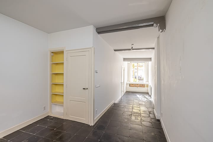 Tussenwoning te koop: Oude Rijn 20, Leiden