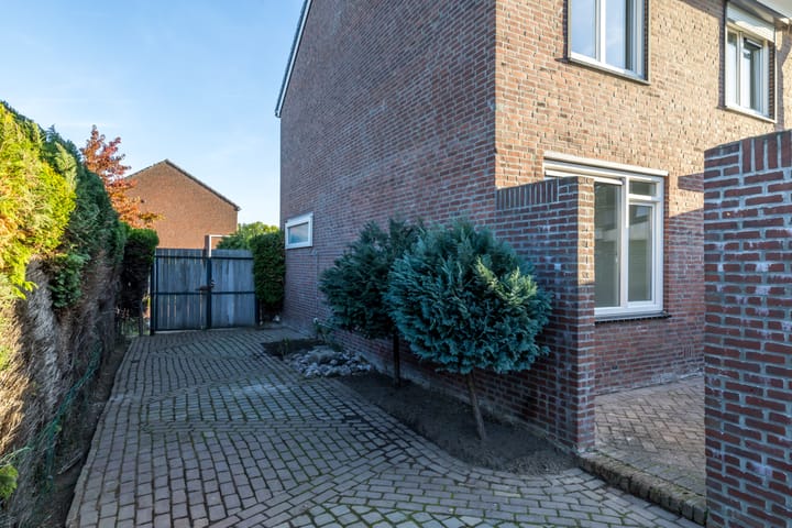 Hoekwoning te koop: Ruys de Beerenbroucklaan 64, Urmond