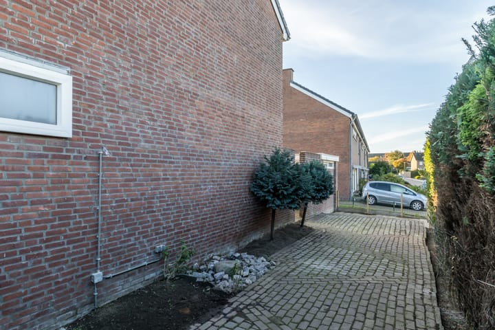 Hoekwoning te koop: Ruys de Beerenbroucklaan 64, Urmond