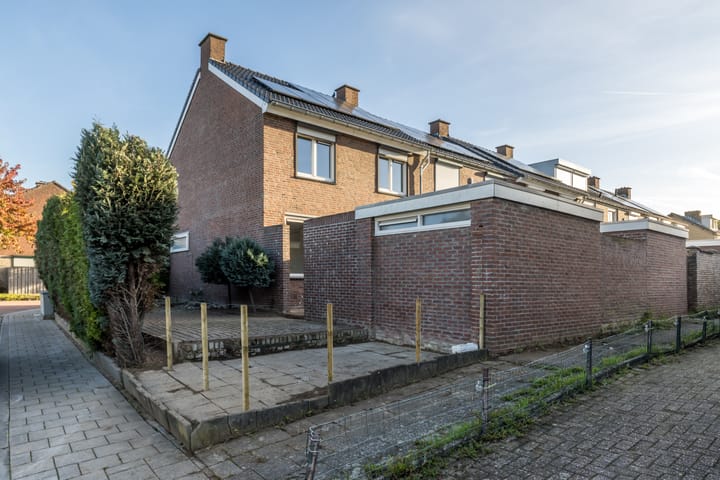 Hoekwoning te koop: Ruys de Beerenbroucklaan 64, Urmond