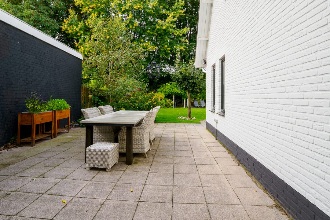 Photo 43 of Gronausestraat 64