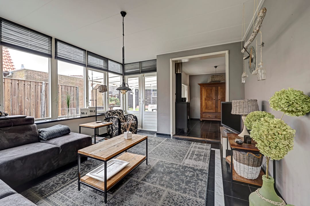 Photo 11 of Emmastraat 14