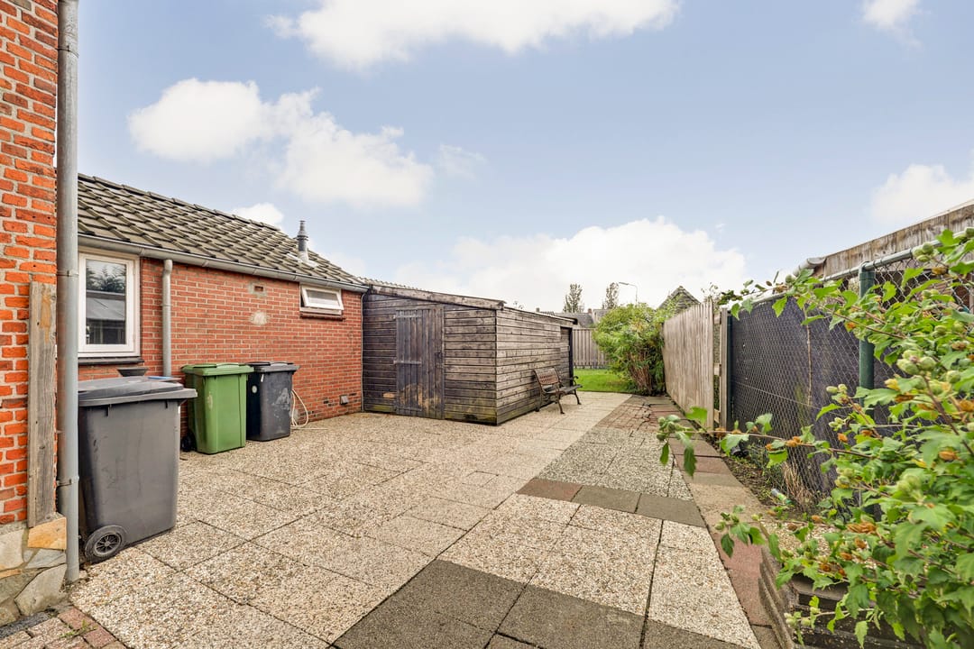 Photo 32 of Emmastraat 14