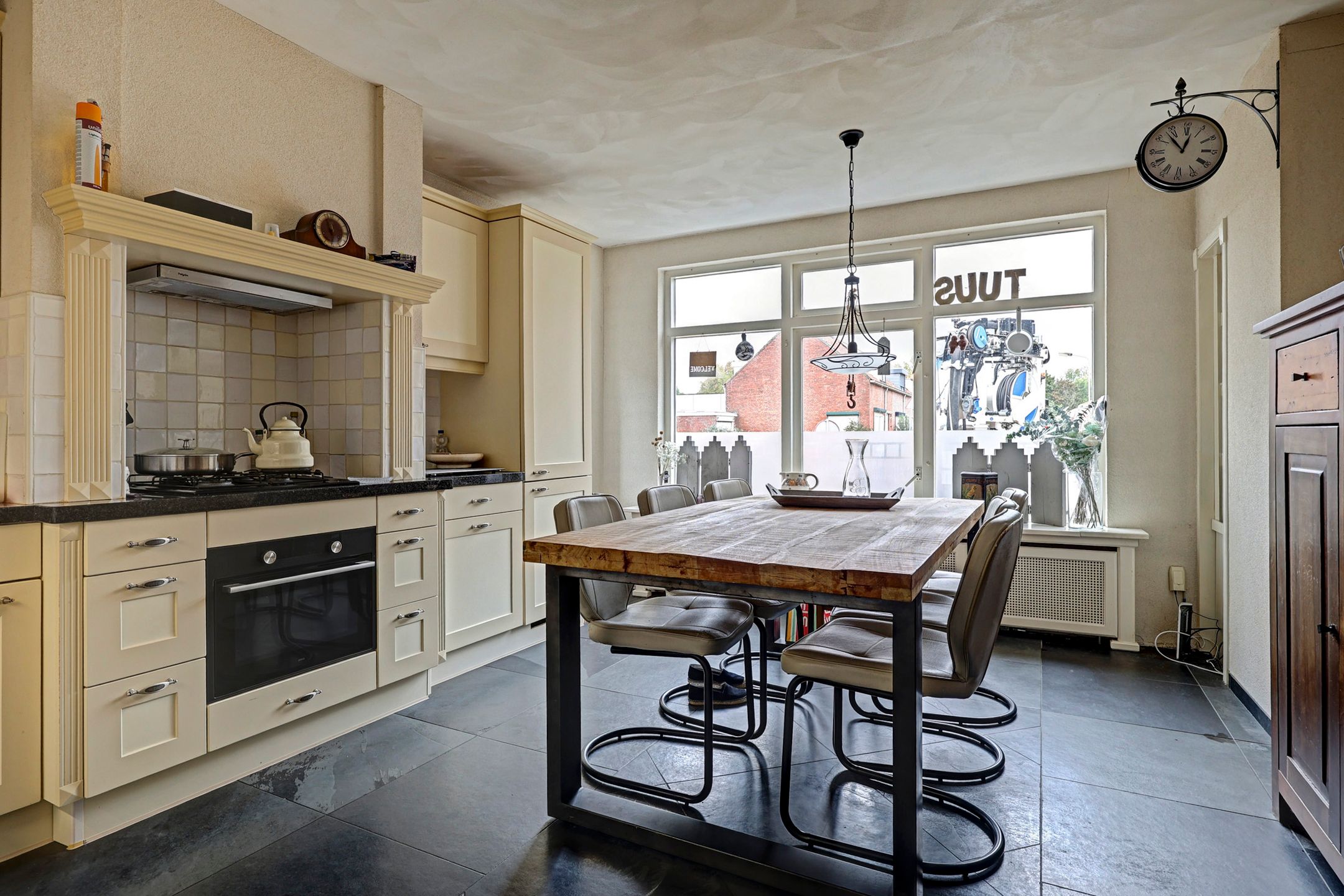 Photo 15 of Emmastraat 14