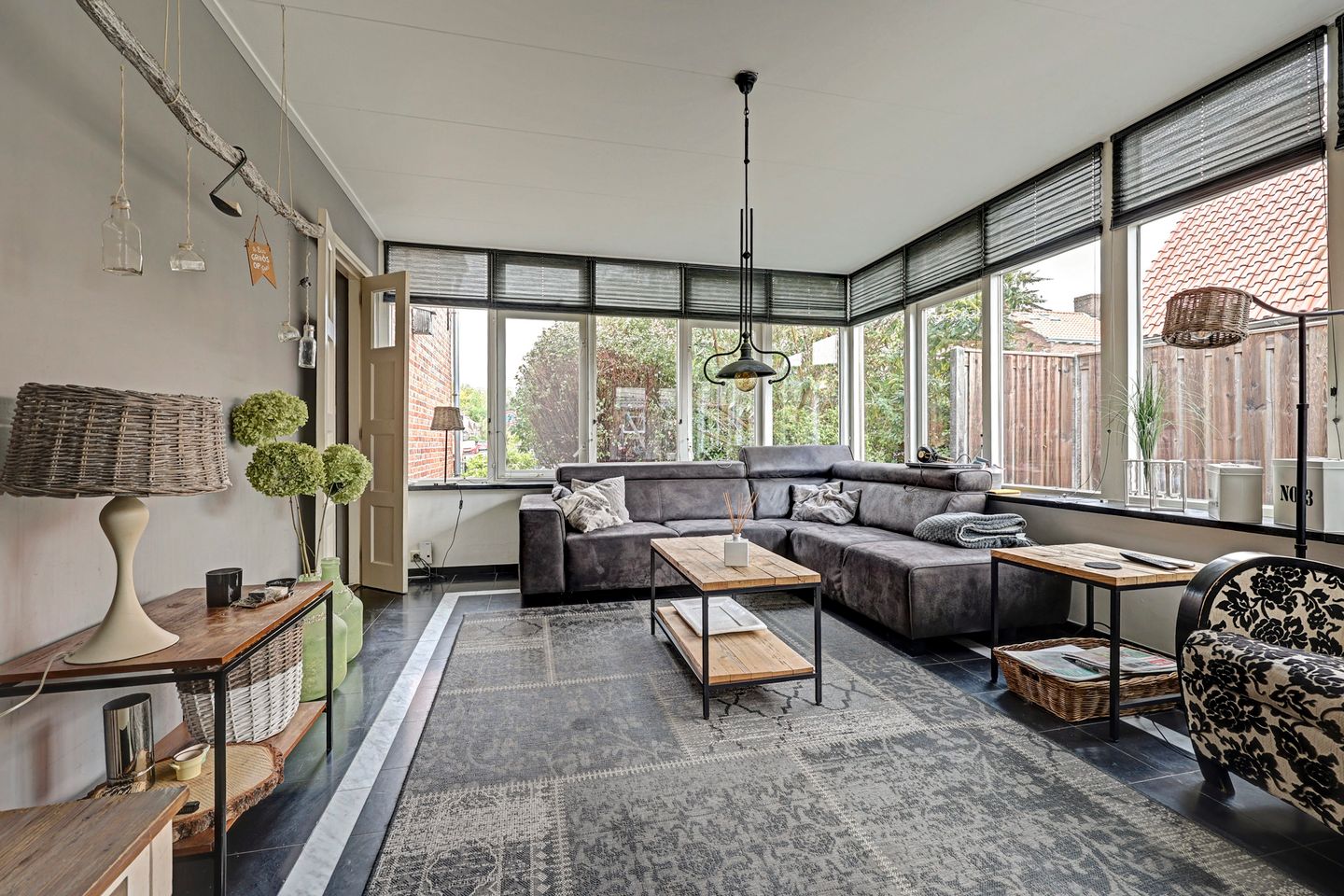 Photo 10 of Emmastraat 14