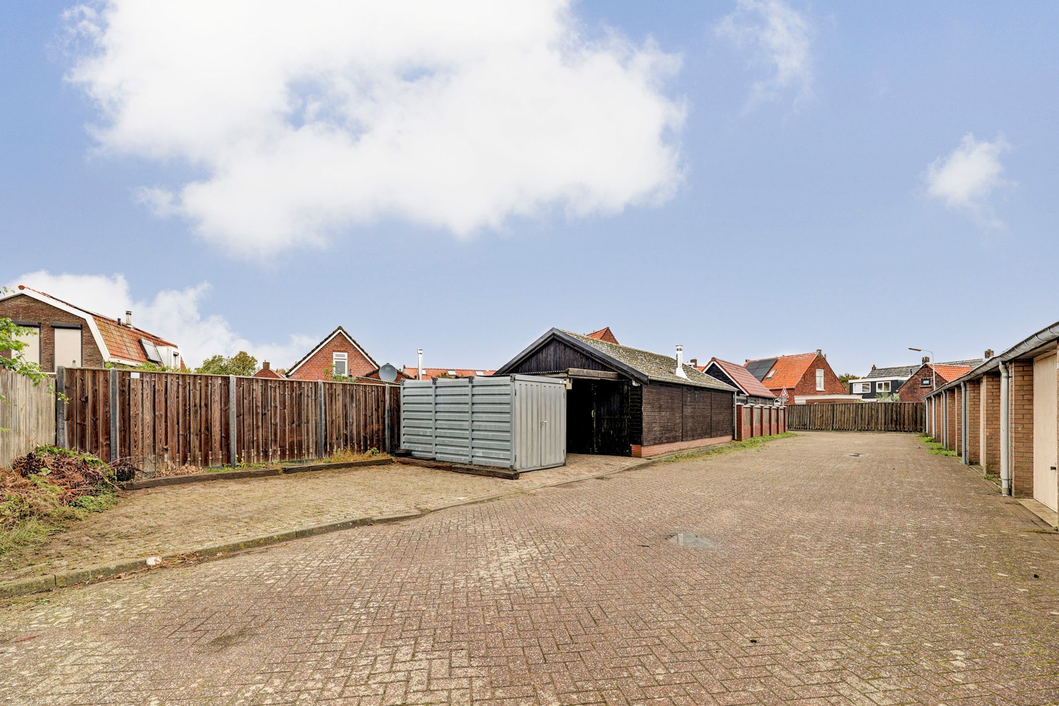Photo 36 of Emmastraat 14