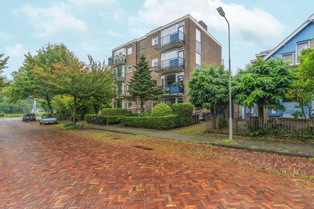 Photo 26 of Burgemeester Weertsstraat 5-1