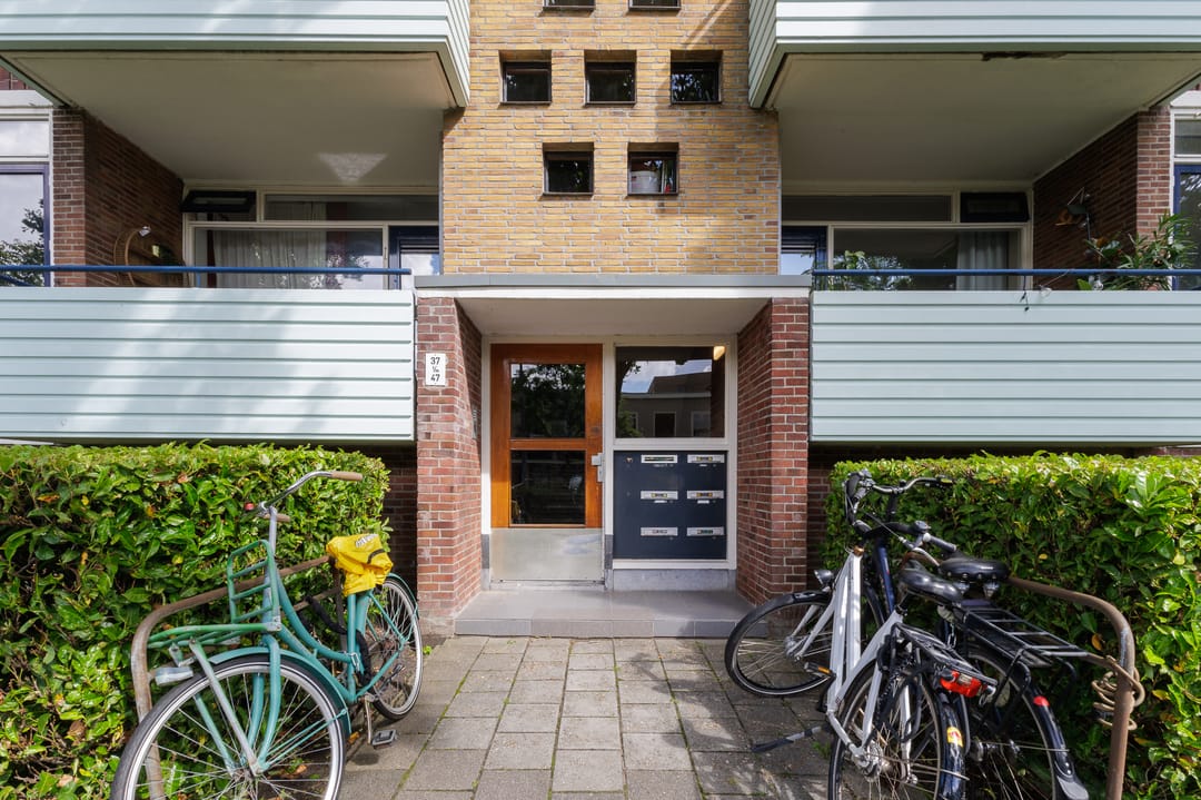Photo 13 of Jacob van Ruysdaelstraat 43