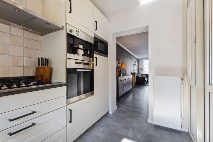 Tussenwoning te koop: Van Cronenburgstraat 11, Vlijmen