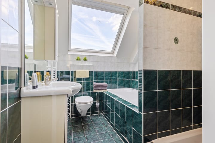 Tussenwoning te koop: Van Cronenburgstraat 11, Vlijmen