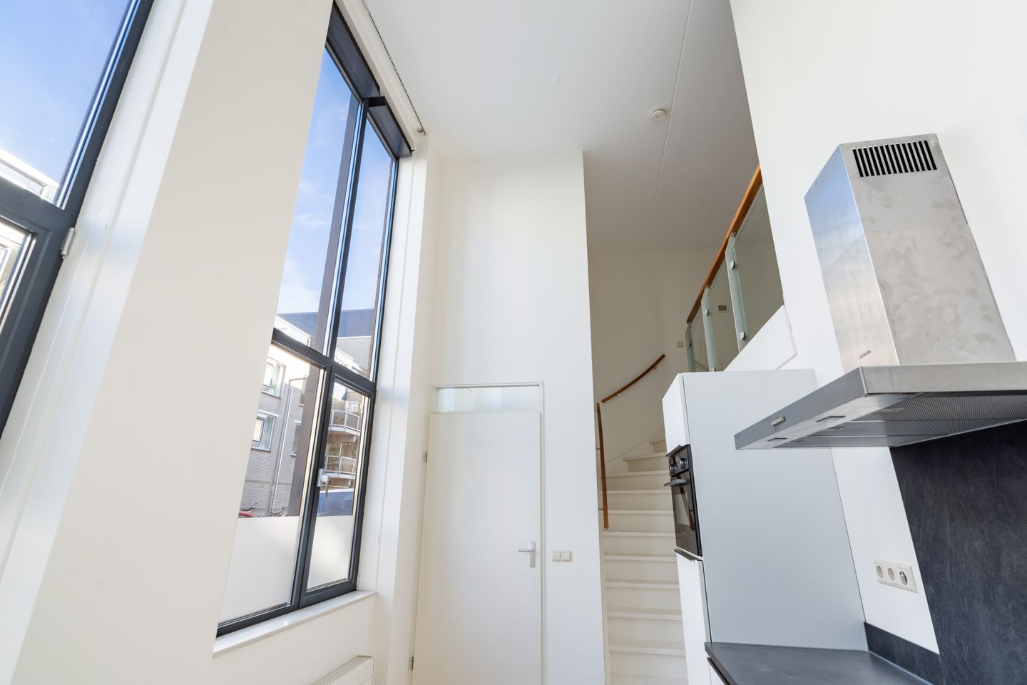 Photo 14 of Philips Willemstraat 61