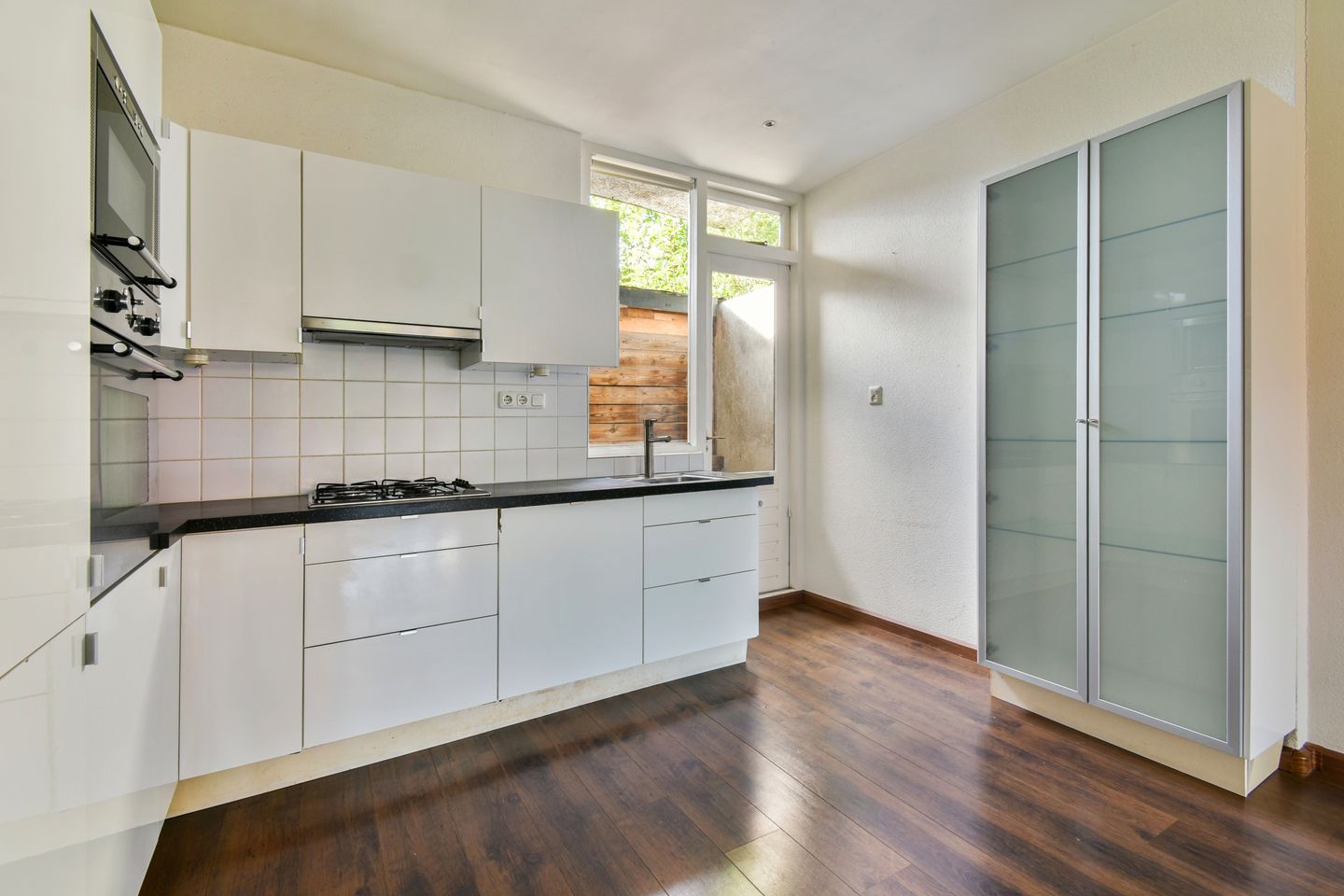 Photo 10 of Oosterdwarsstraat 21