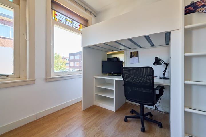 Hoekwoning te koop: Sweder van Zuylenweg 6, Utrecht