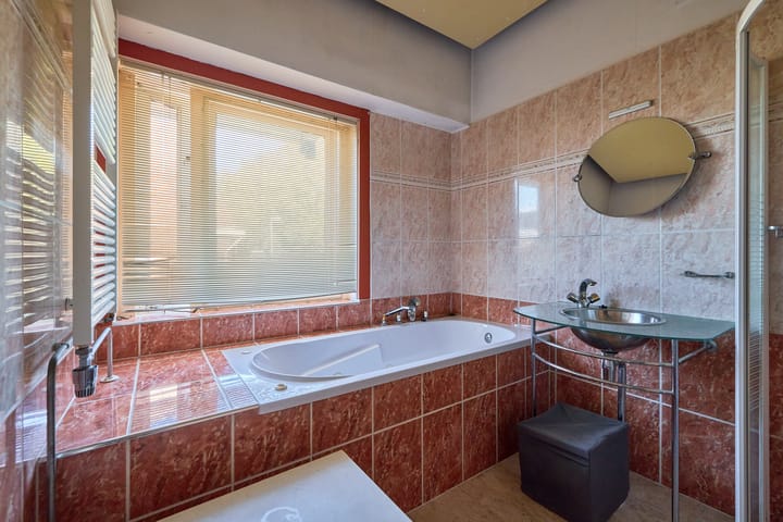 Hoekwoning te koop: Sweder van Zuylenweg 6, Utrecht