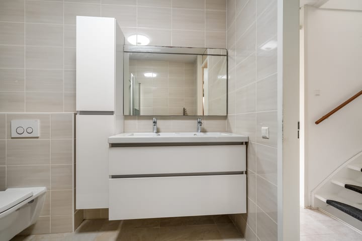 Tussenwoning te koop: Anubisplantsoen 15, Almere