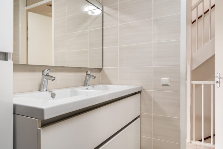 Tussenwoning te koop: Anubisplantsoen 15, Almere