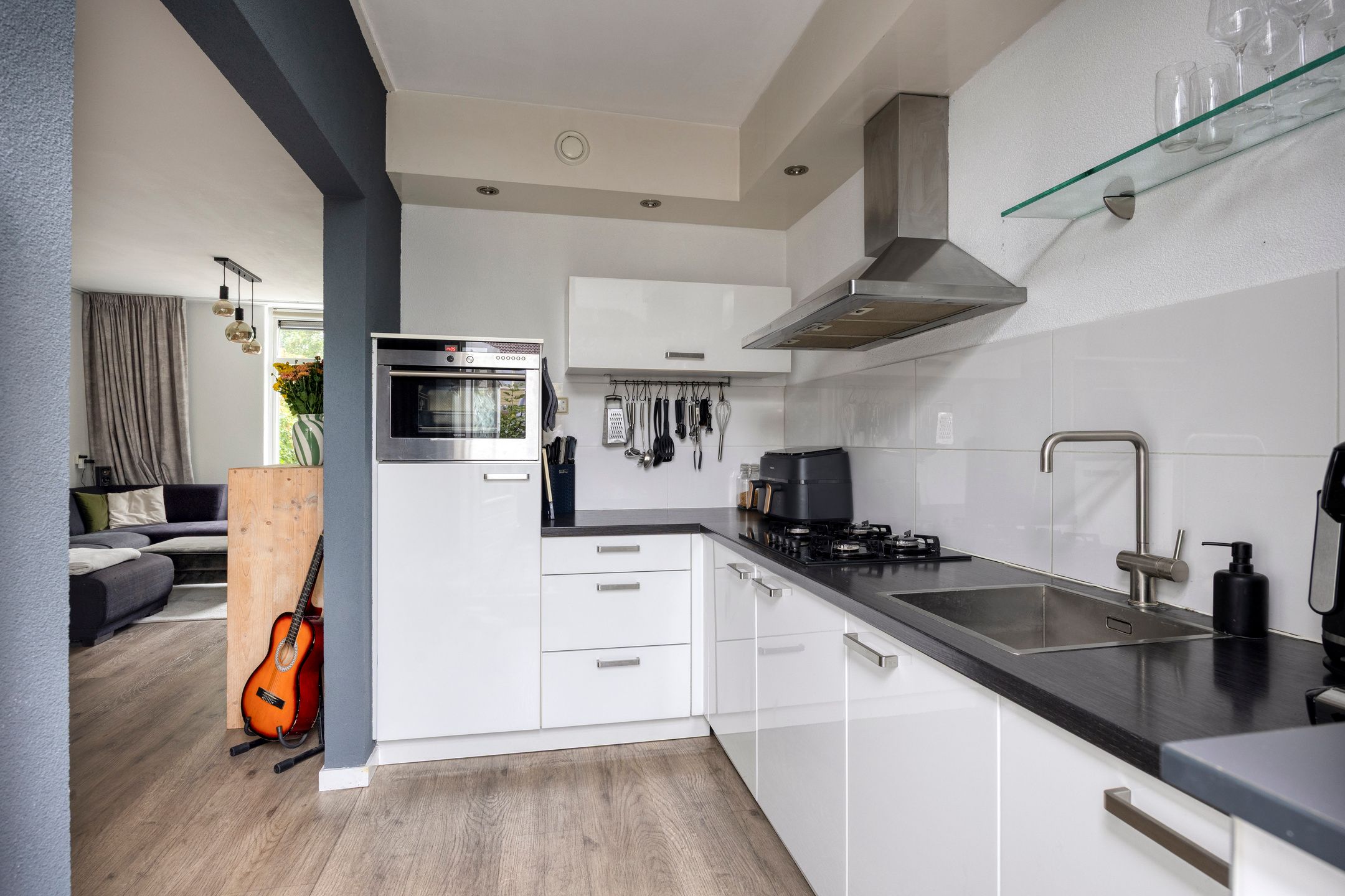 Photo 21 of Burgemeester Mackaystraat 9