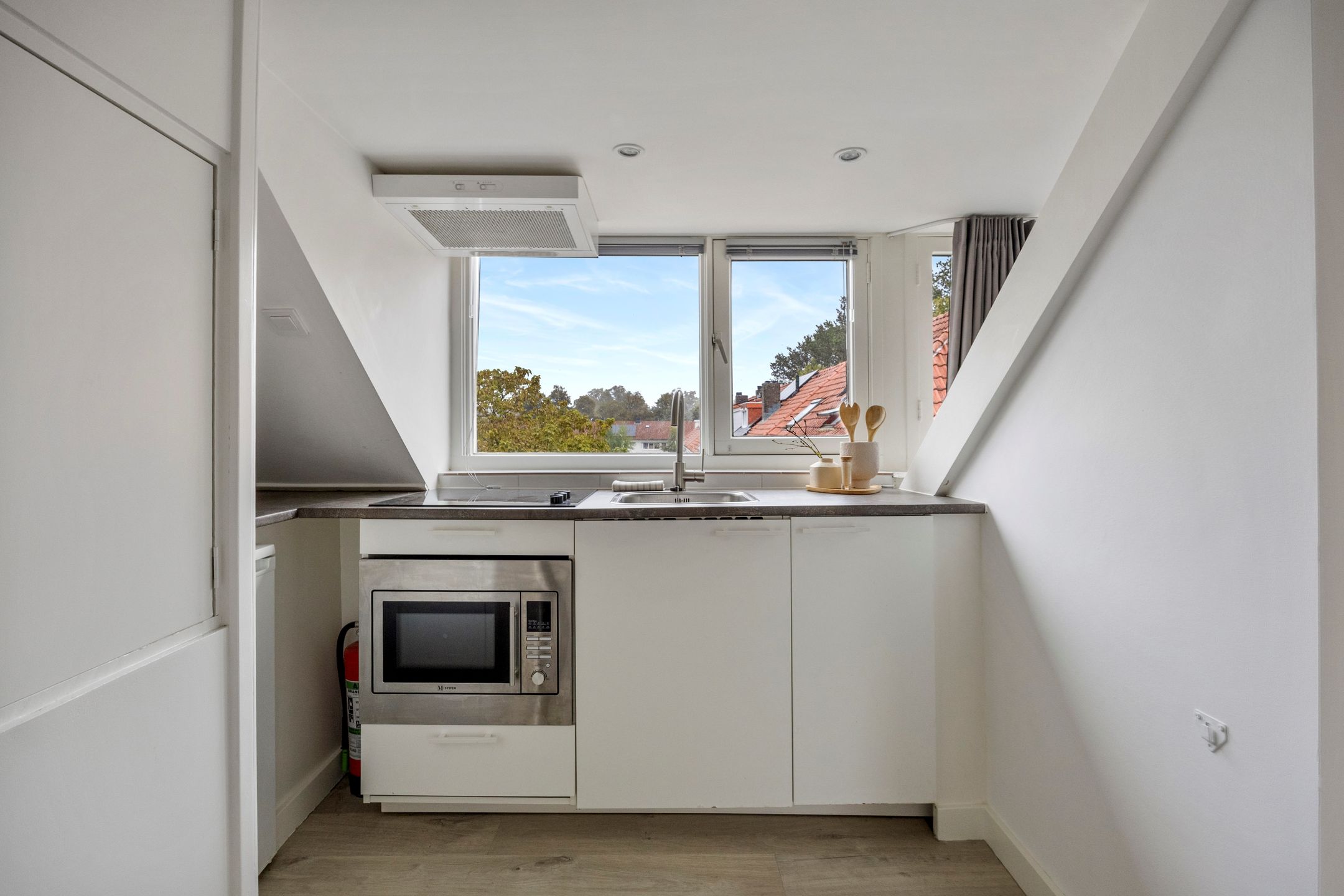 Photo 6 of Bergen op Zoomstraat 44-B