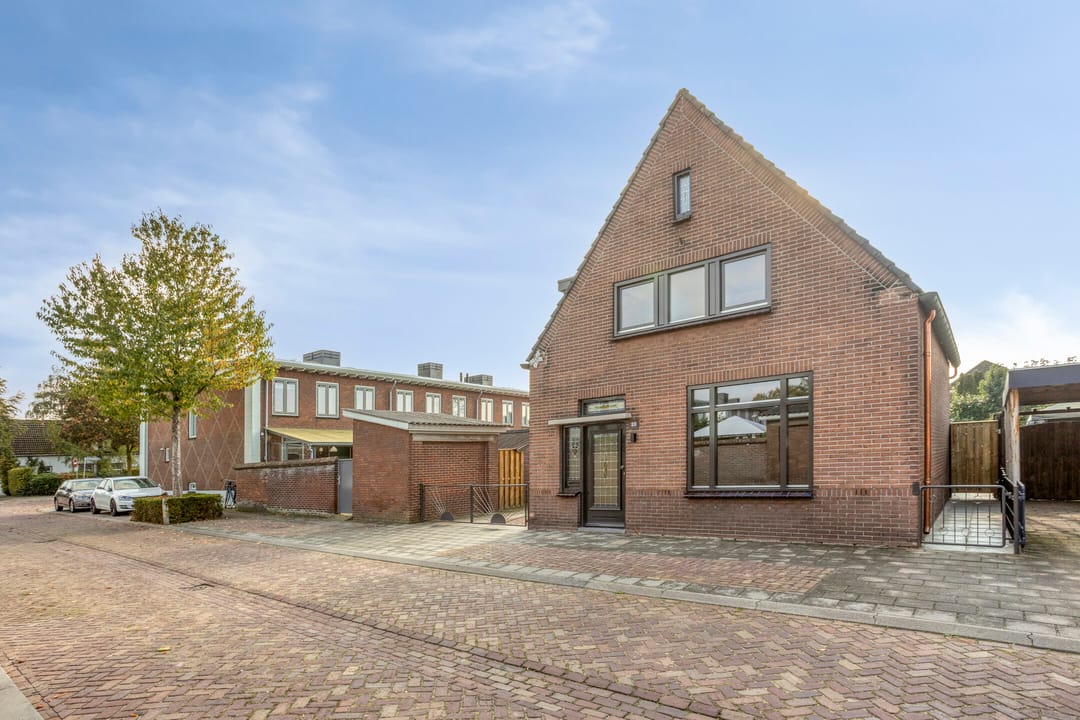 Photo 28 of Teugenaarsstraat 89