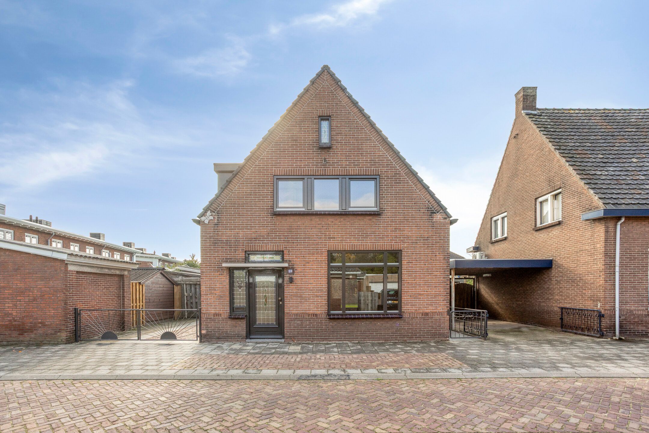 Photo 27 of Teugenaarsstraat 89