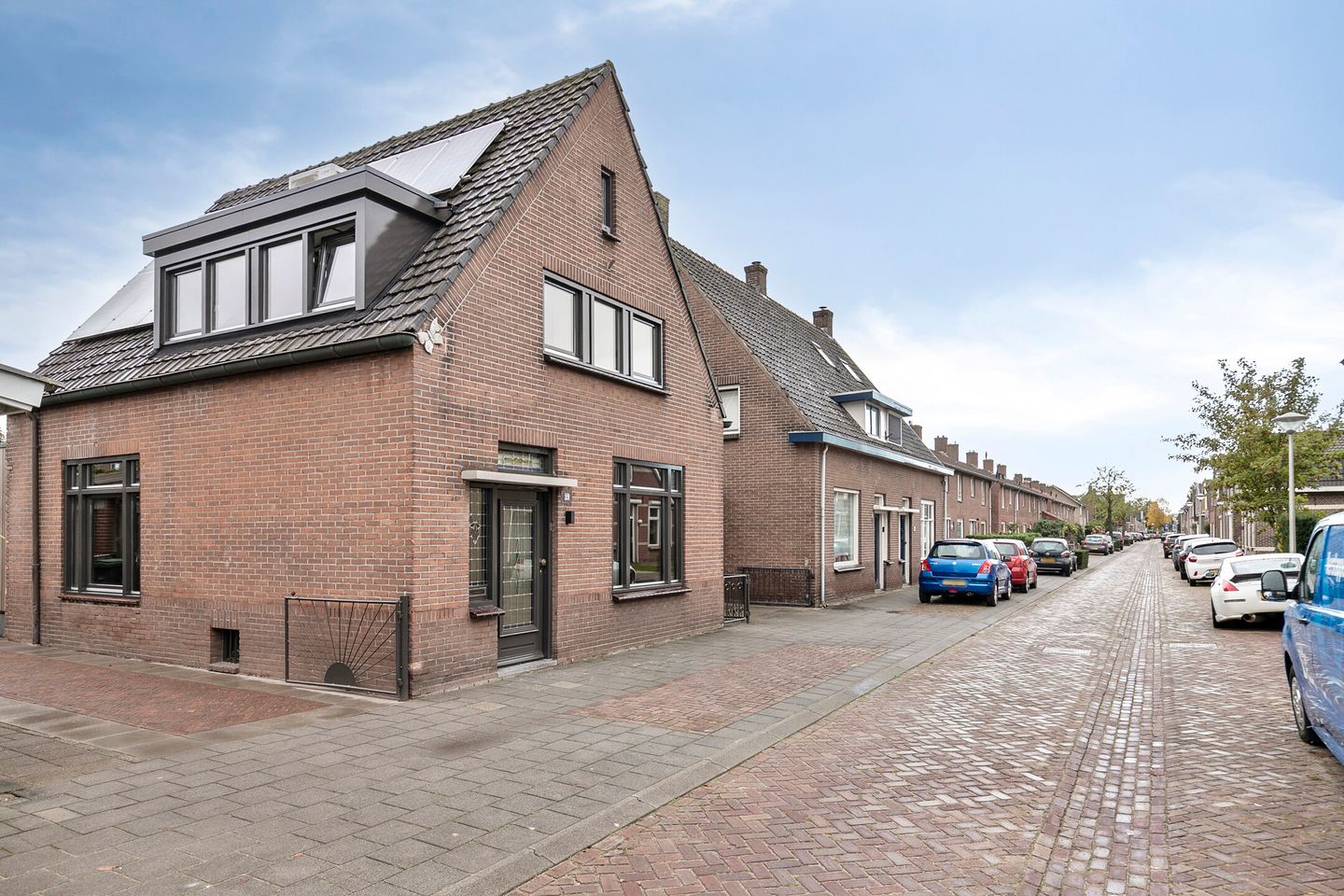 Photo 29 of Teugenaarsstraat 89