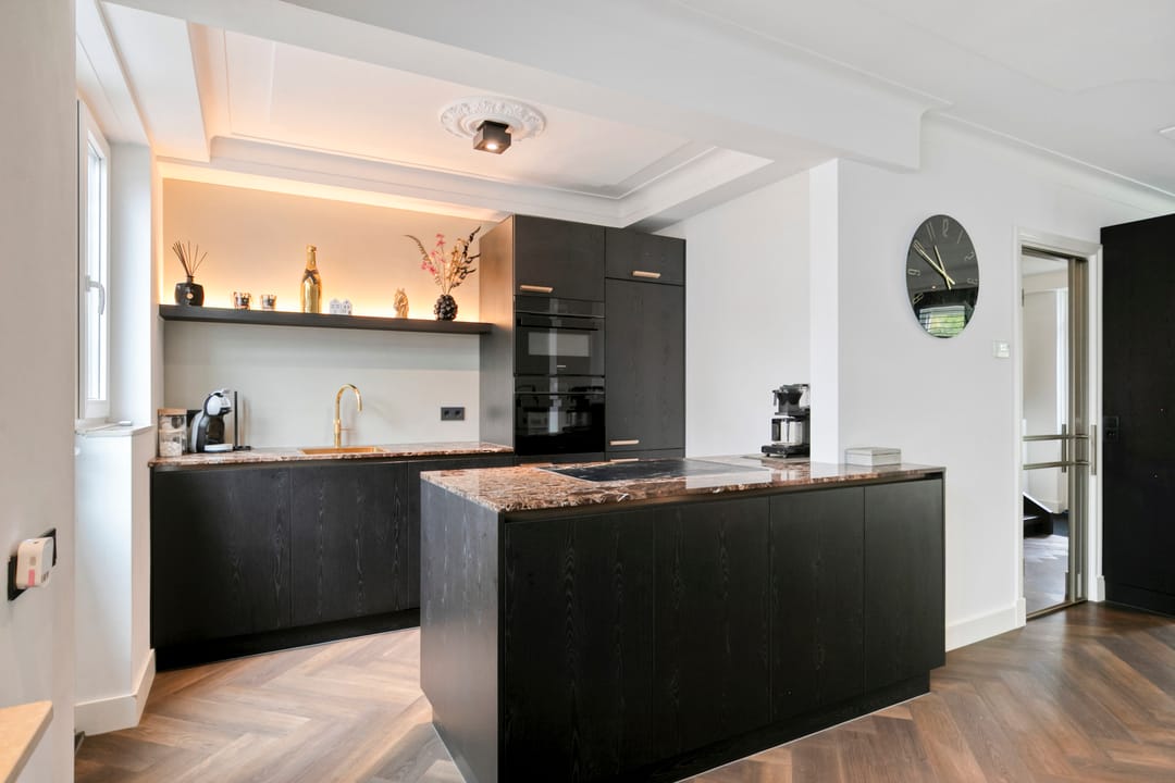 Photo 13 of Floralaan West 210