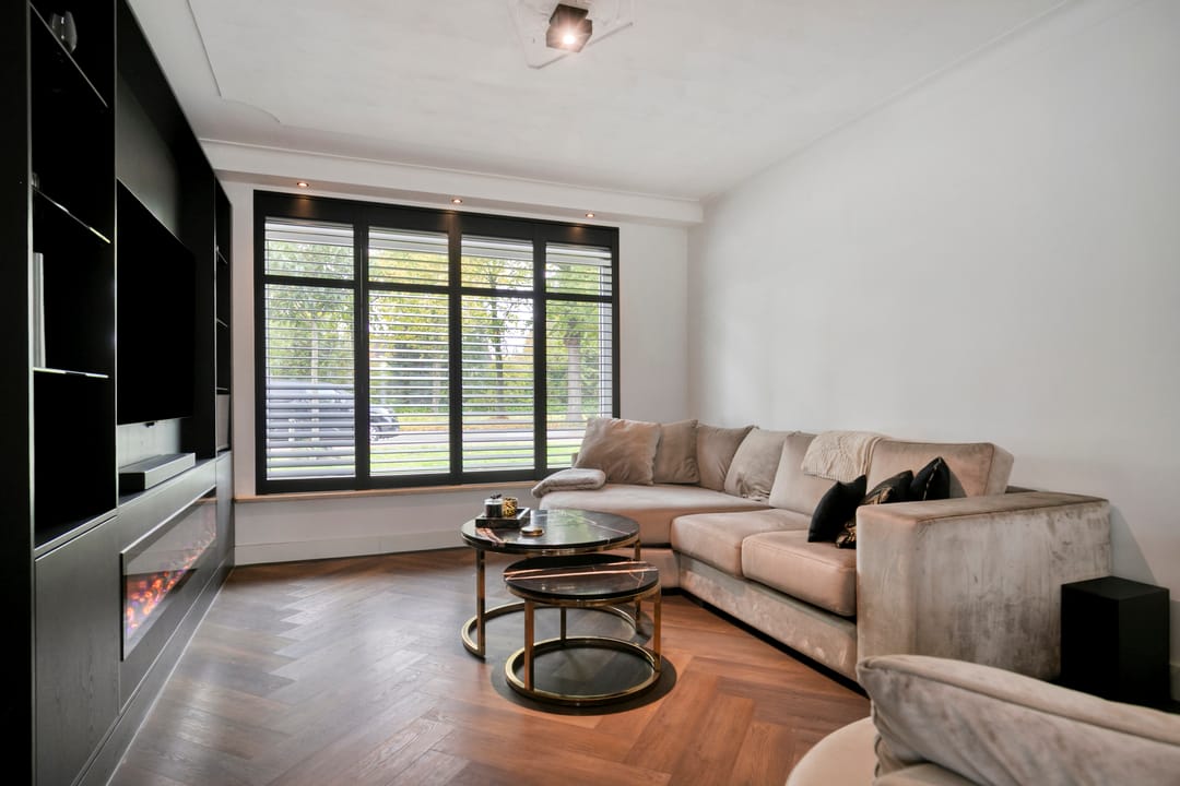 Photo 2 of Floralaan West 210