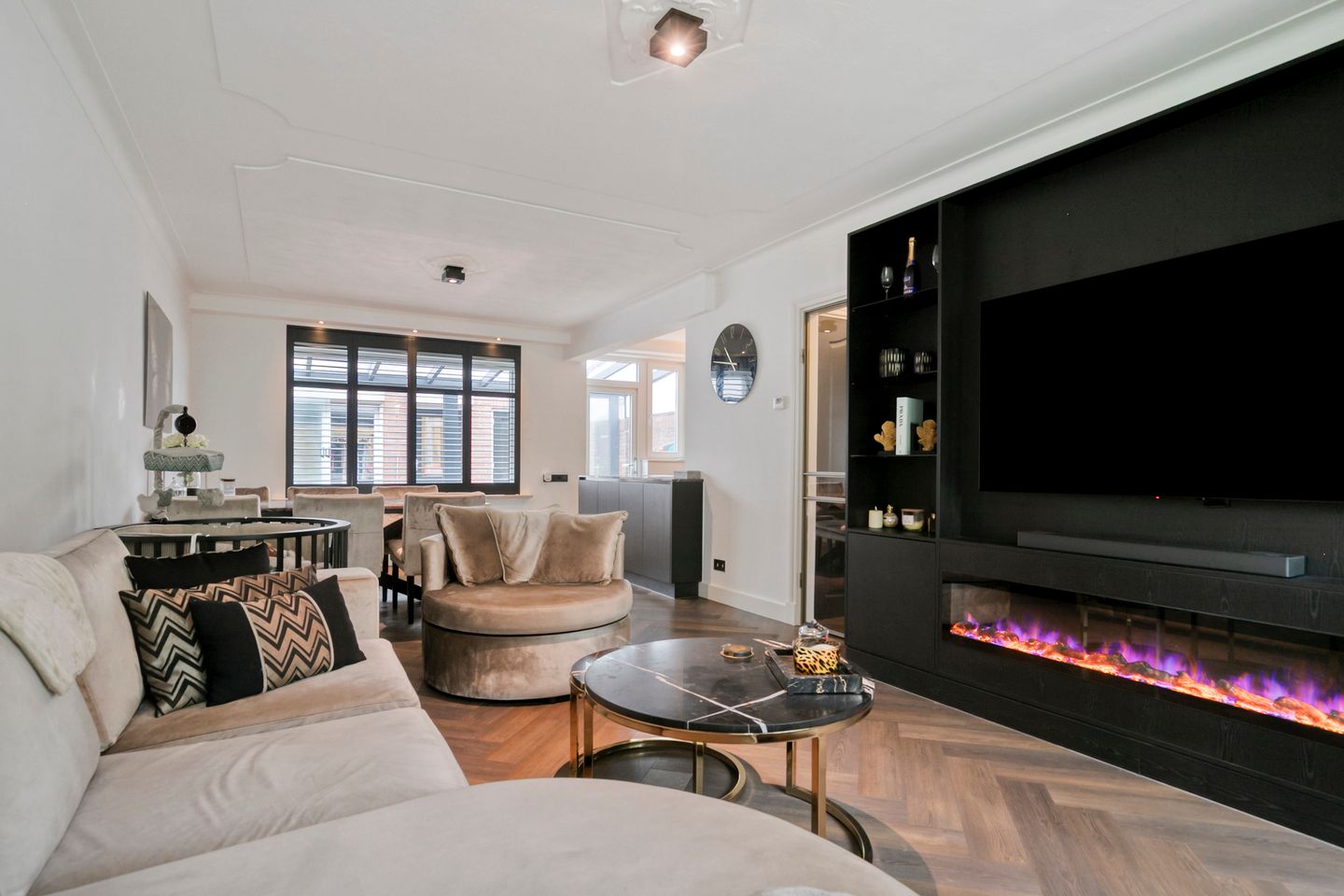 Photo 10 of Floralaan West 210