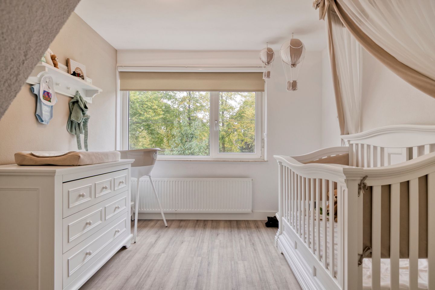 Photo 20 of Floralaan West 210