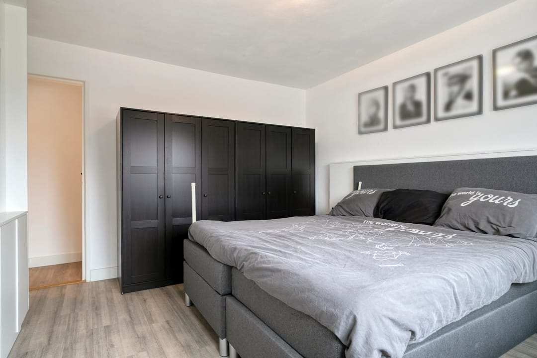 Photo 16 of Floralaan West 210