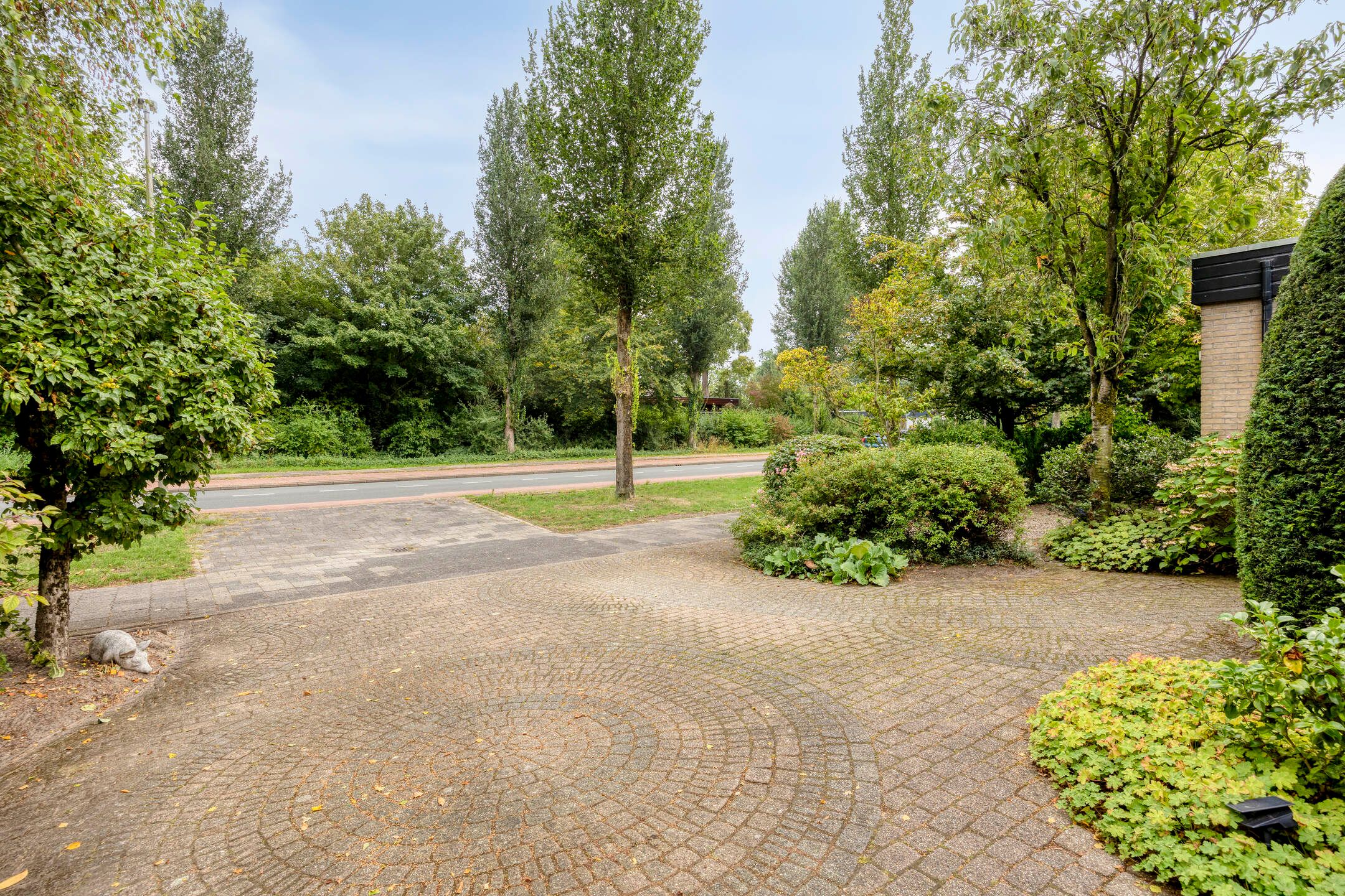 Photo 51 of Burgemeester D. Kooimanweg 31