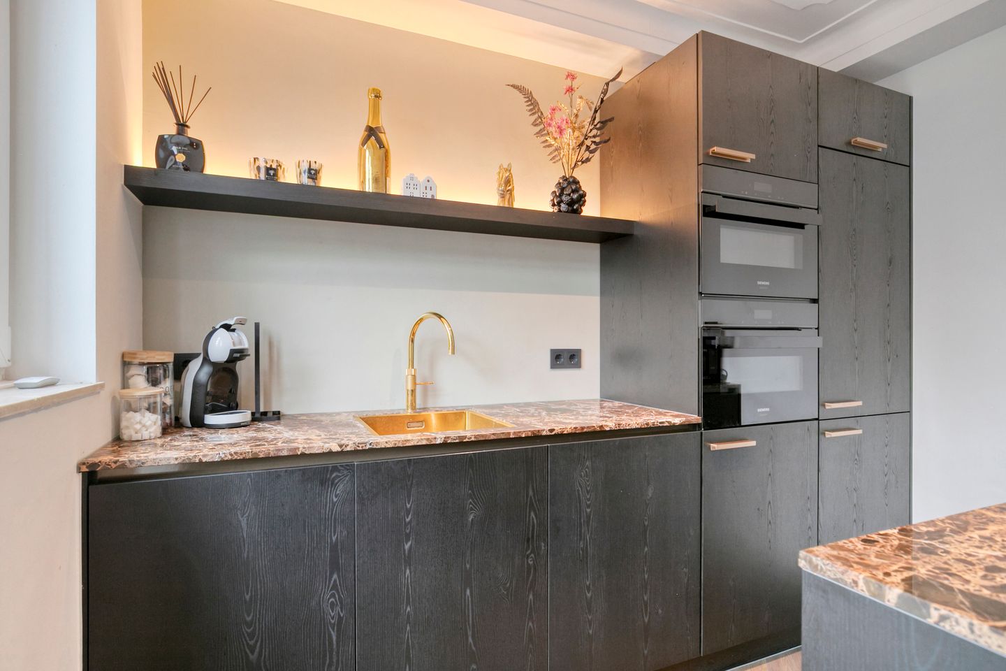 Photo 14 of Floralaan West 210