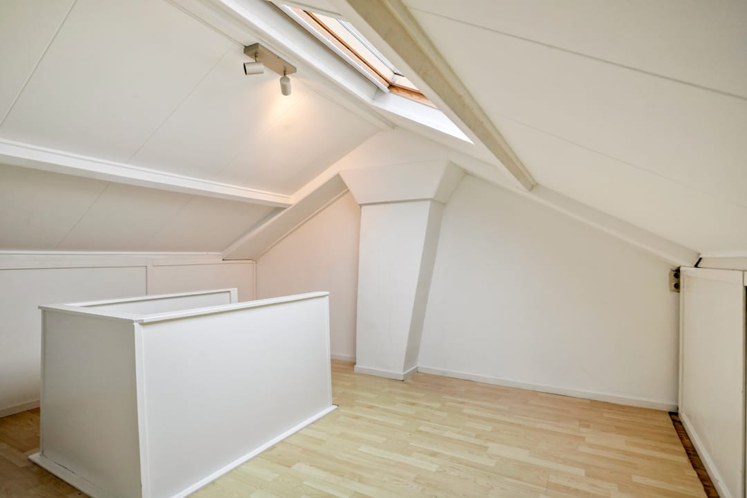 Photo 23 of Floralaan West 210