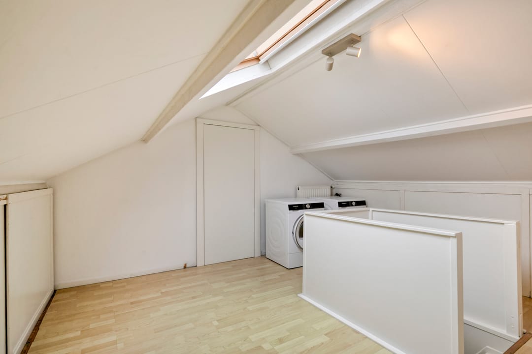 Photo 22 of Floralaan West 210