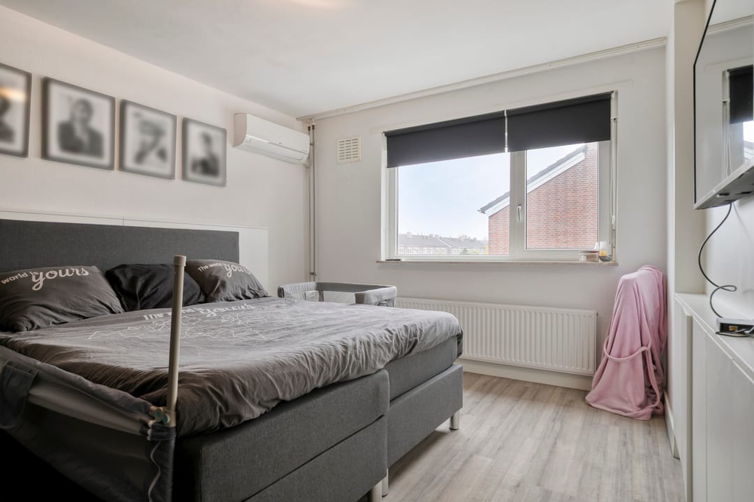 Photo 17 of Floralaan West 210