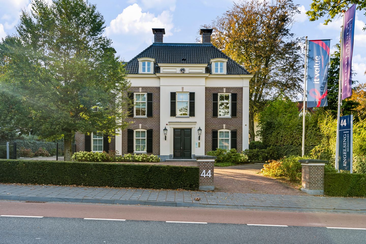 Bekijk foto 1 van Stationsweg 44