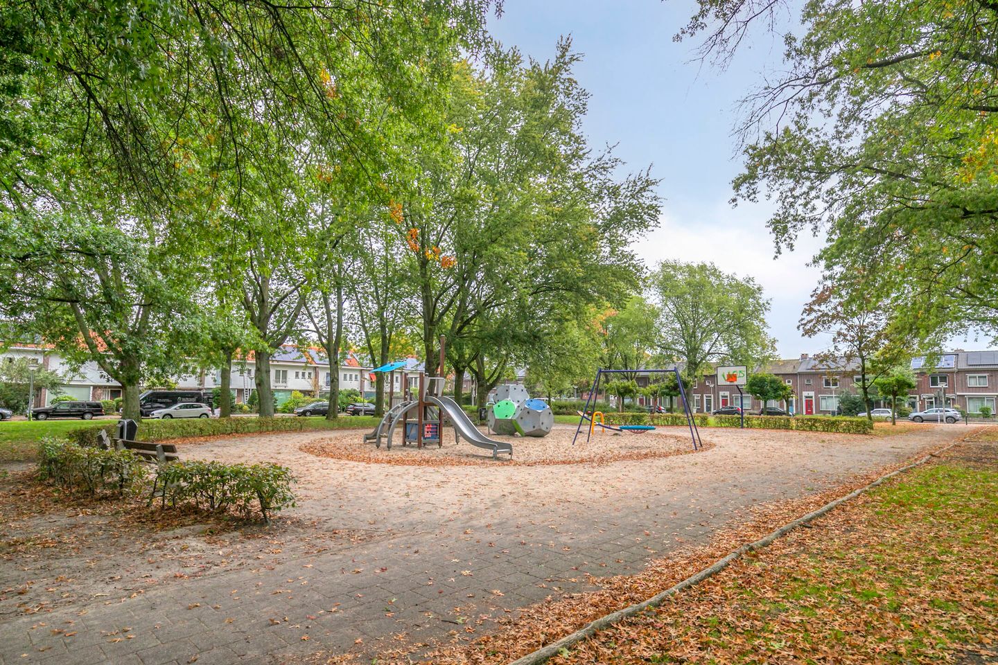 Photo 34 of Floralaan West 210
