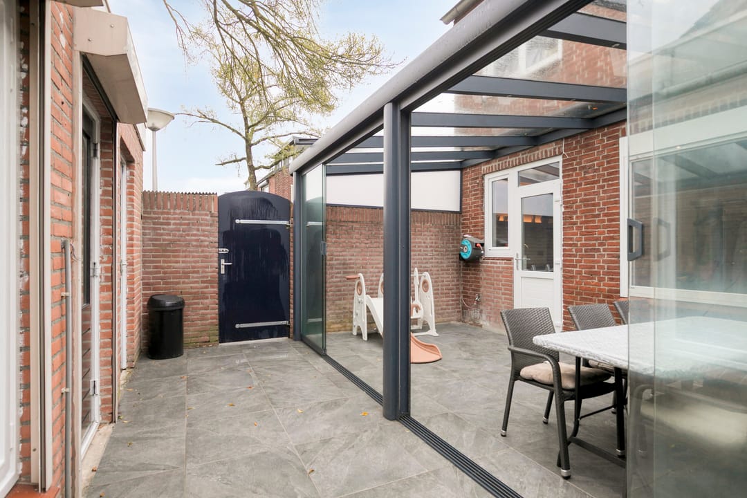 Photo 28 of Floralaan West 210