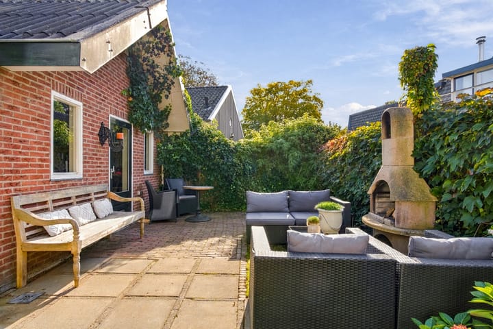 Twee-onder-één-kap te koop: Burgemeester Hoogenboomstraat 10, Zwammerdam