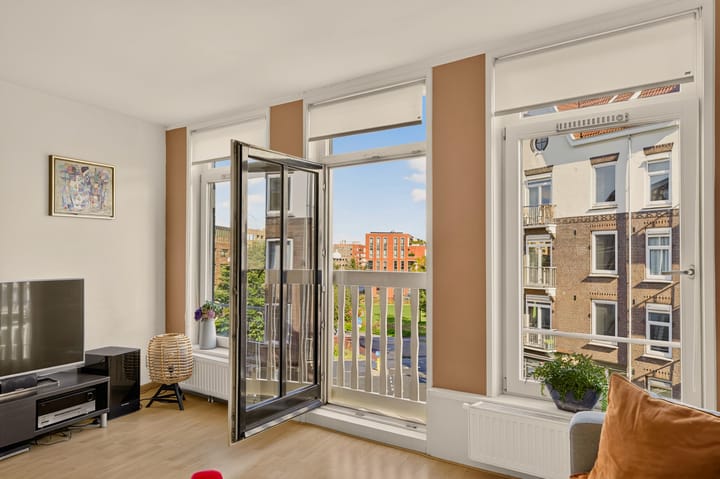 Foto 4 van Spaarndammerstraat 145-D