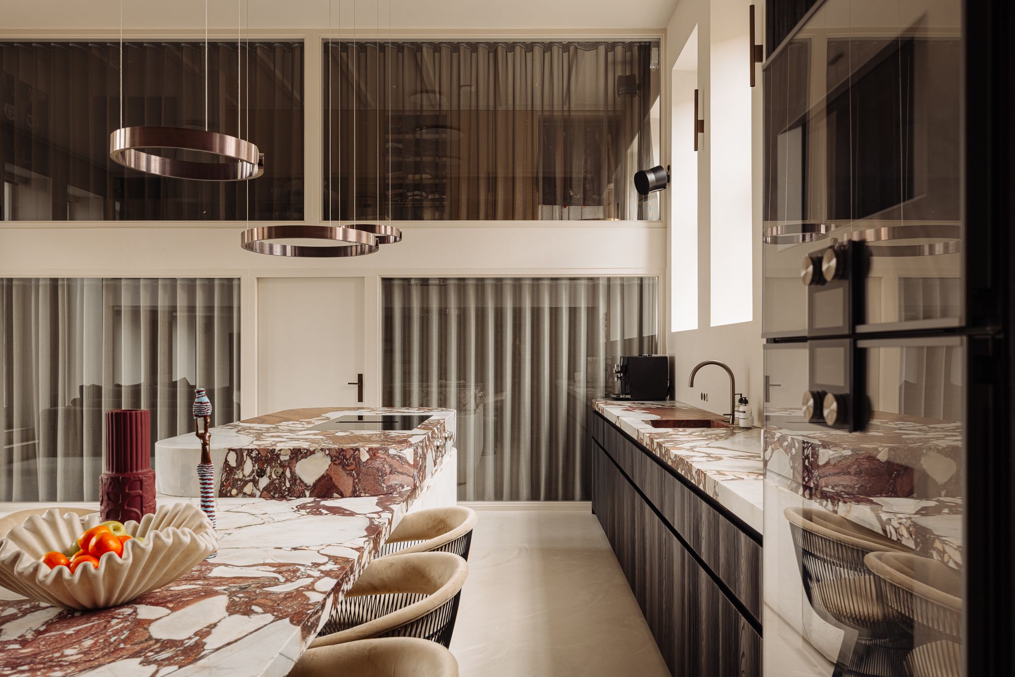 Photo 9 of Van Hilligaertstraat 45