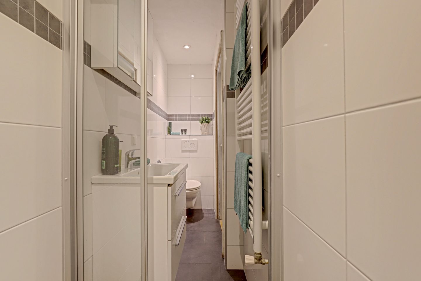 Photo 34 of Anna Beijerstraat 4