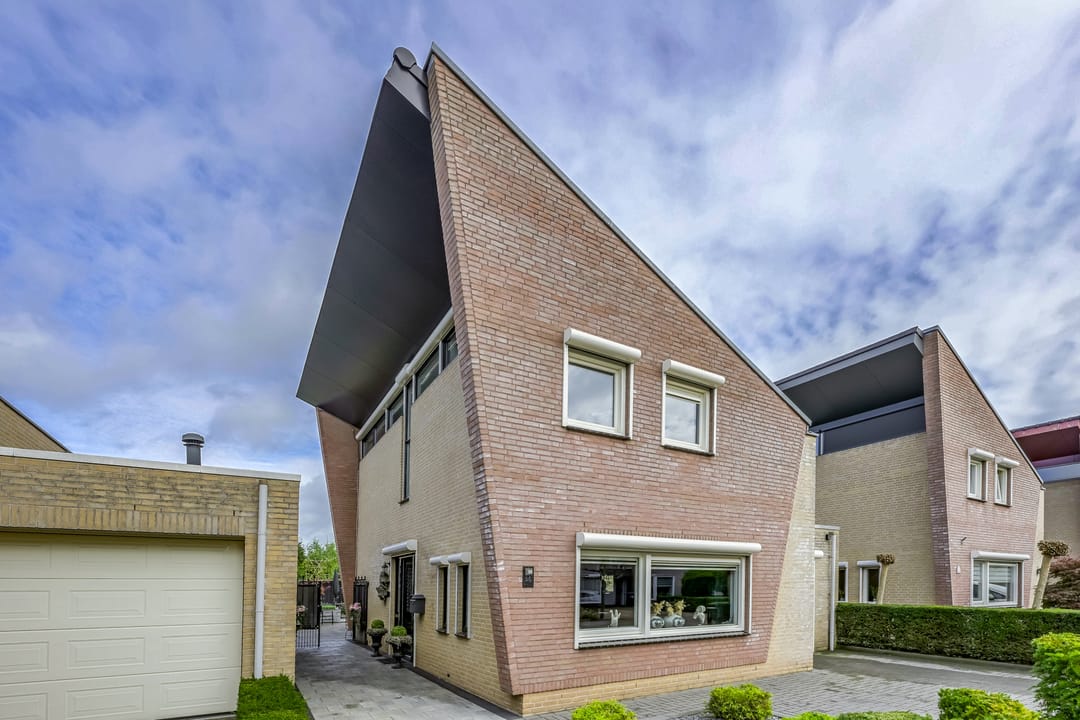 Photo 1 of Burgemeester Antonissenstraat 56