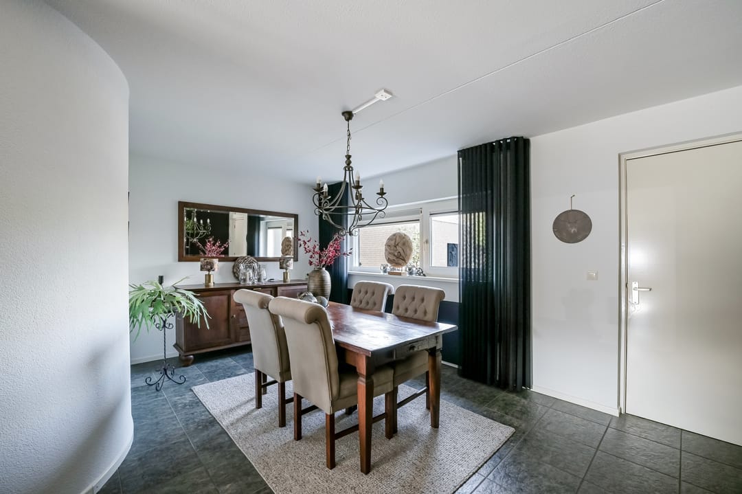 Photo 11 of Burgemeester Antonissenstraat 56