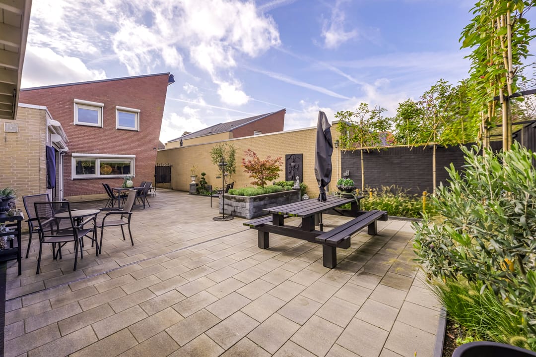Photo 28 of Burgemeester Antonissenstraat 56