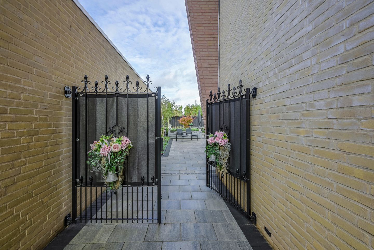 Photo 4 of Burgemeester Antonissenstraat 56