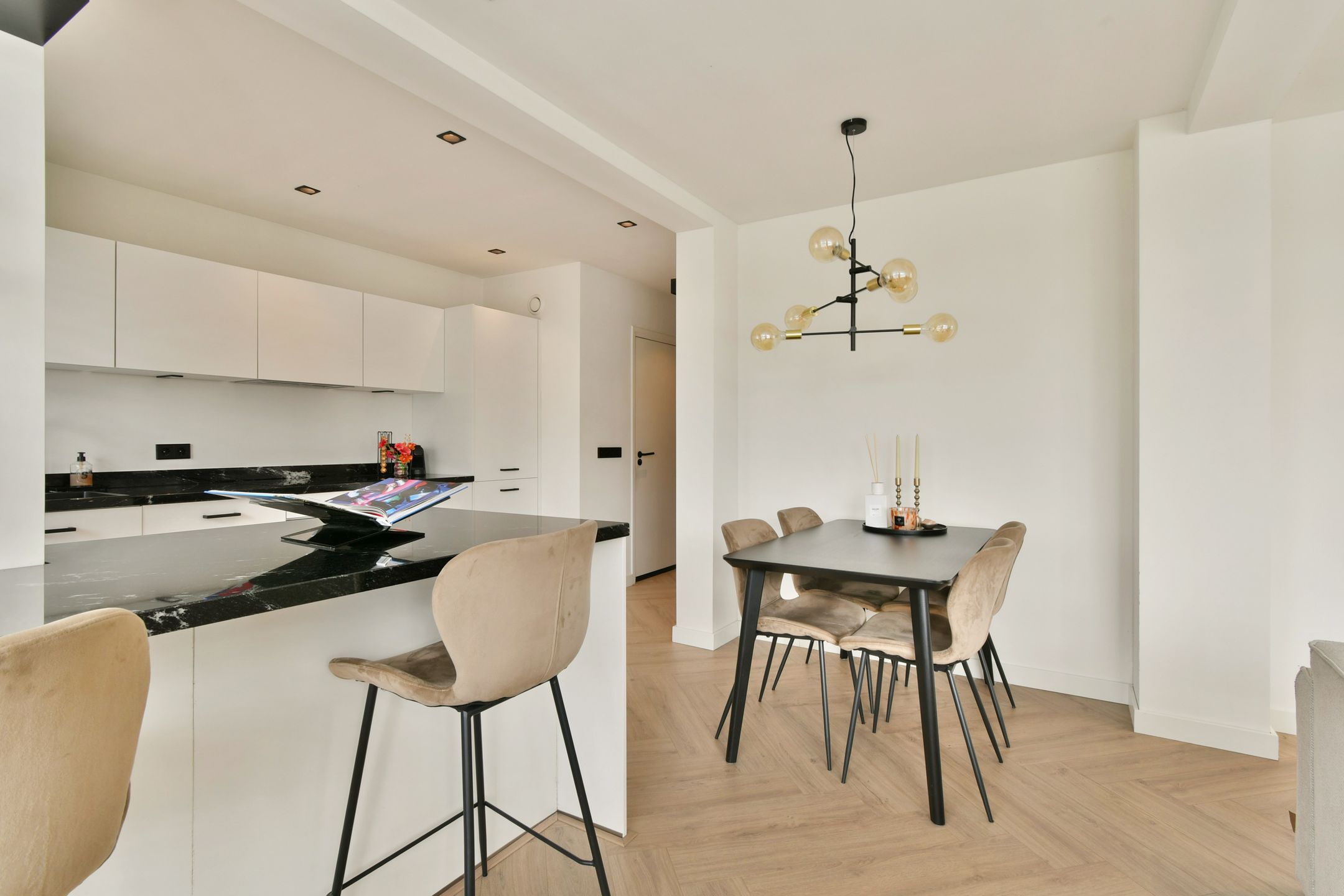 Photo 9 of Van Boshuizenstraat 17