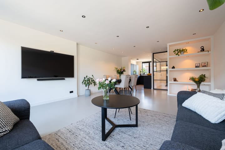 Hoekwoning te koop: Oosthoekweide 28, Hellevoetsluis